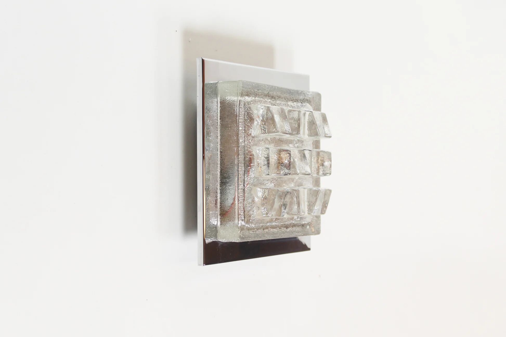 Single 1970s brutalist glass wall sconce by Hillebrand