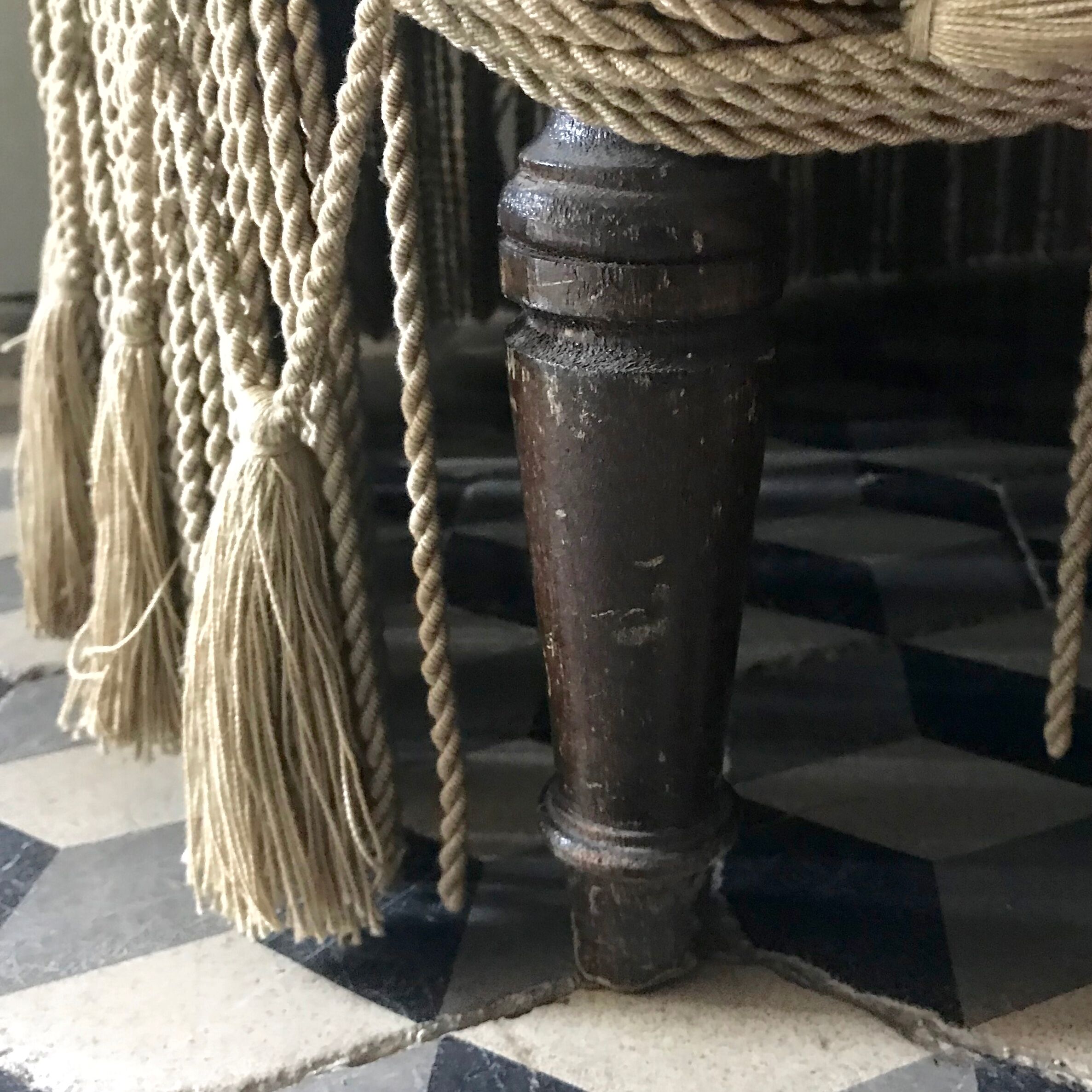 Khaki green toad sofa