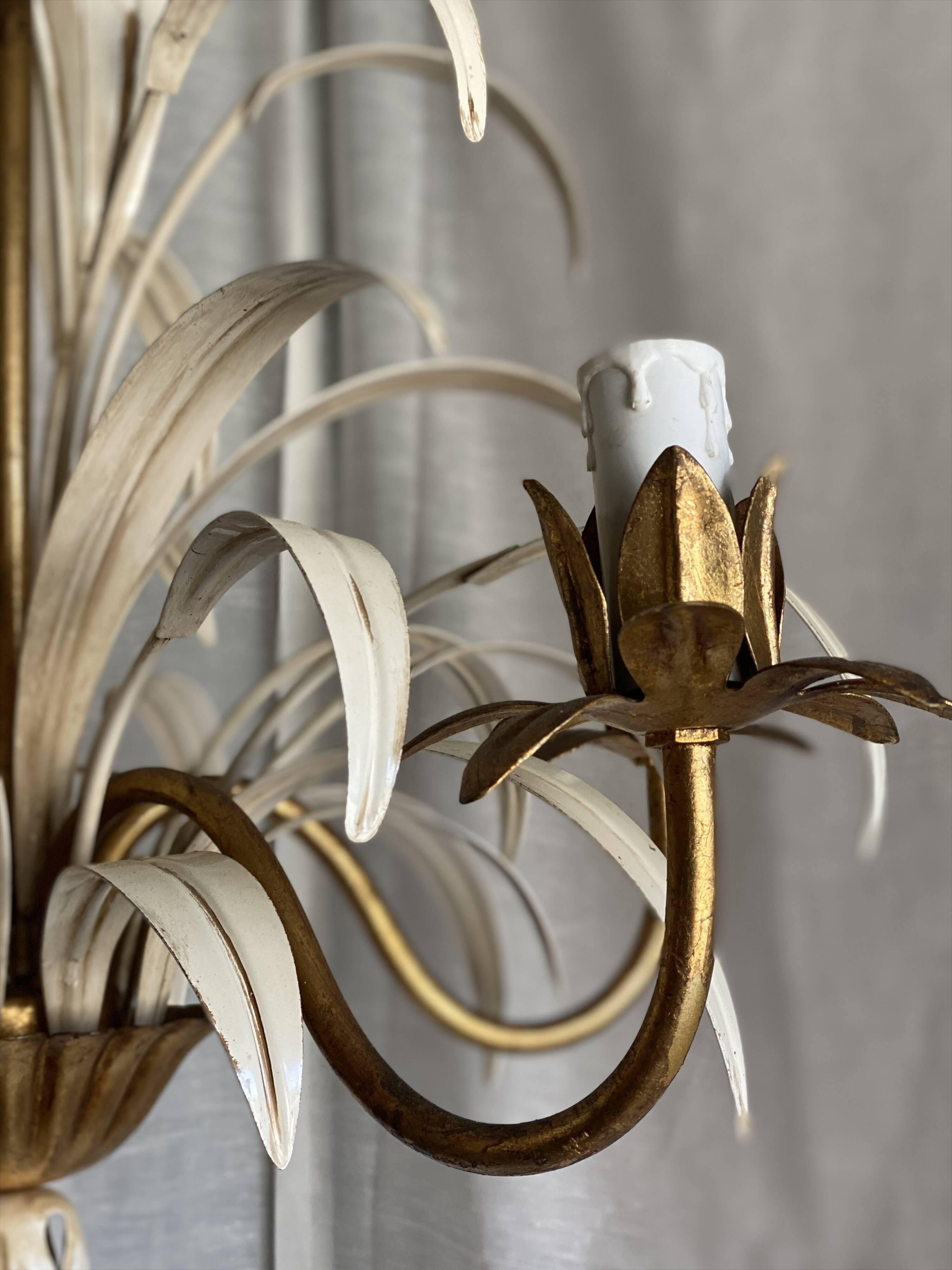 Lustre Leaves and Flowers lacquered and gilded Vintage 1960