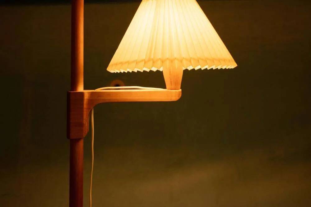 Minimalist Scandinavian floor lamp Carl Malmsten in pine, Sweden