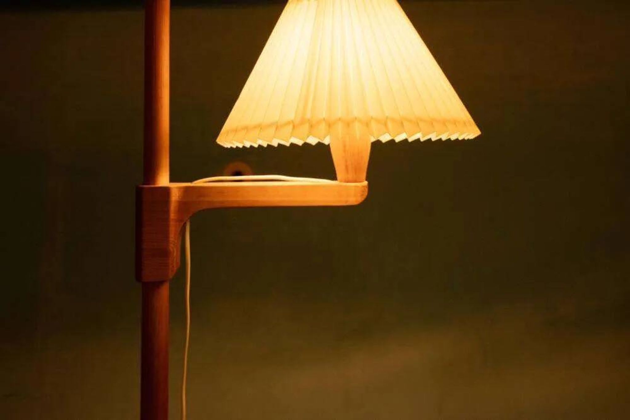 Minimalist Scandinavian floor lamp Carl Malmsten in pine, Sweden