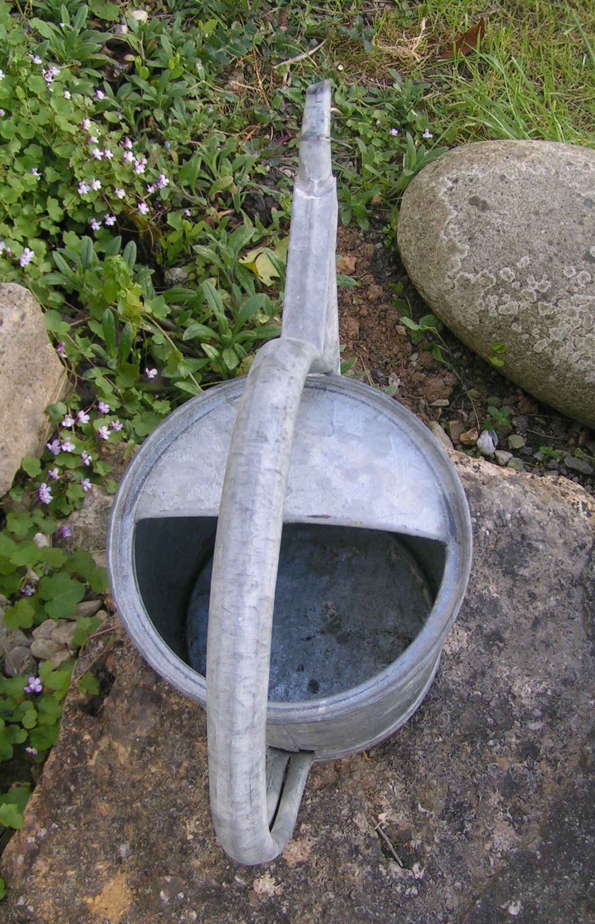 Zinc watering can