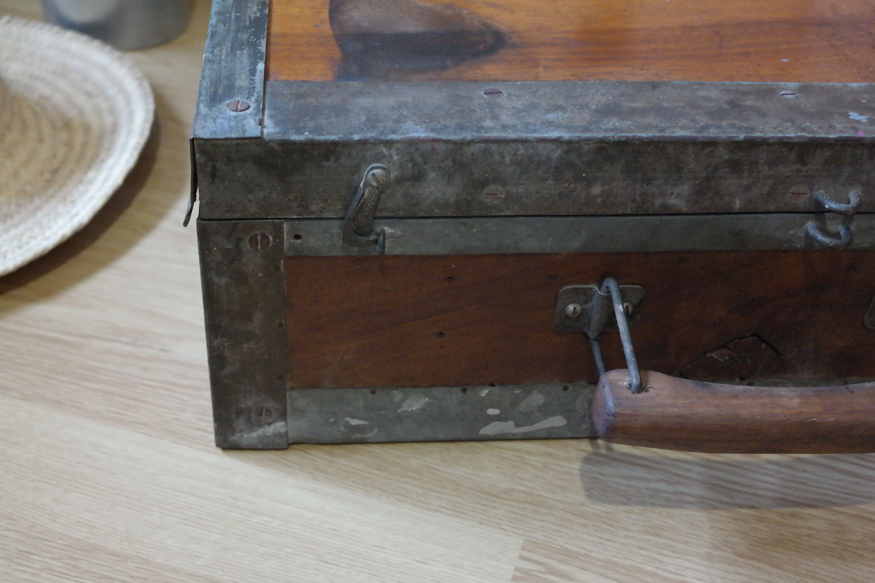 Painter's case in walnut and metal early XX