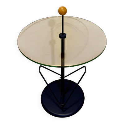 Table d'appoint pour magazines en acier tubulaire laqué bleu et verre avec poignée en boule en bois.