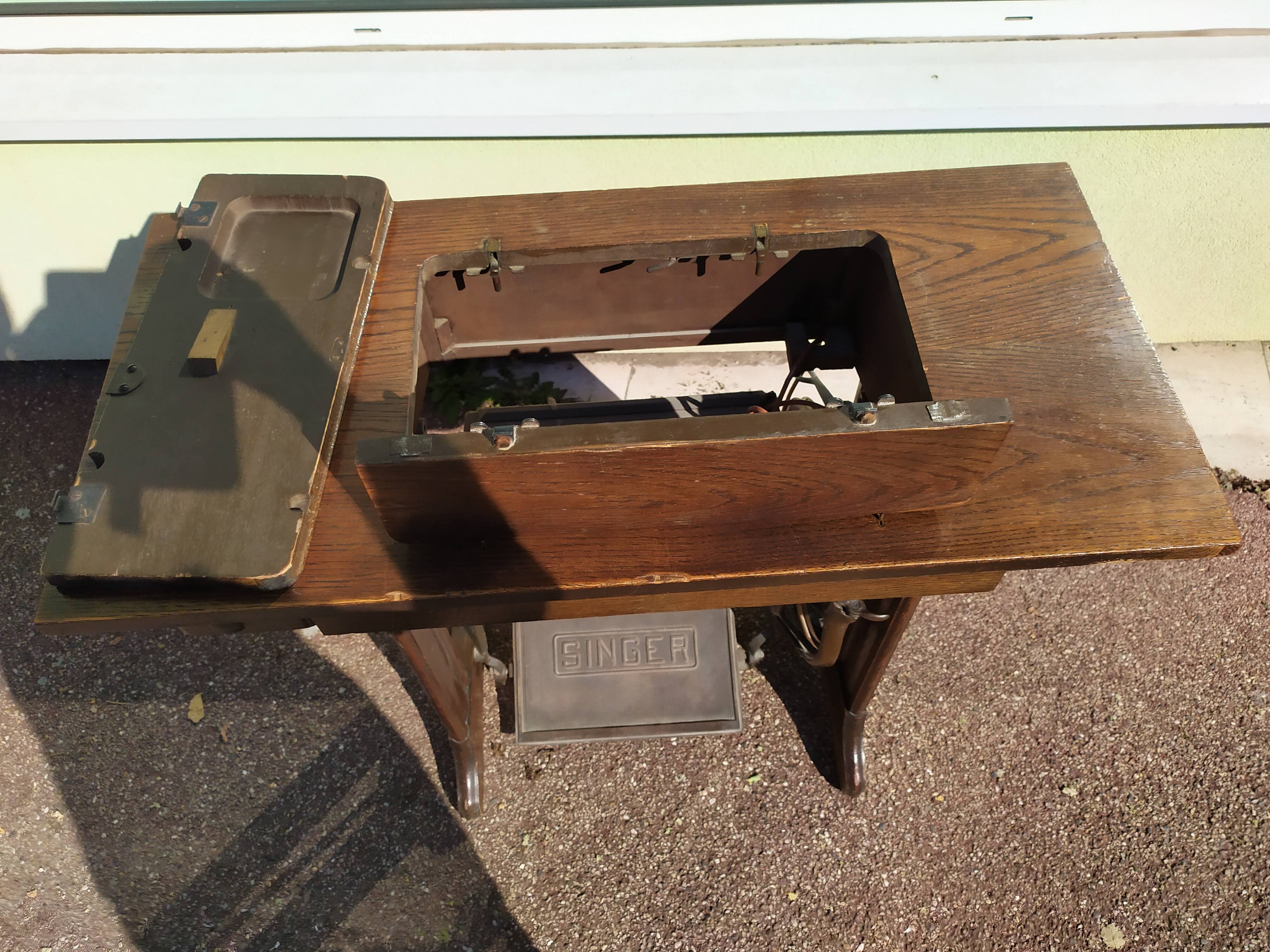 Meuble pour machine a coudre Singer - petit Bureau