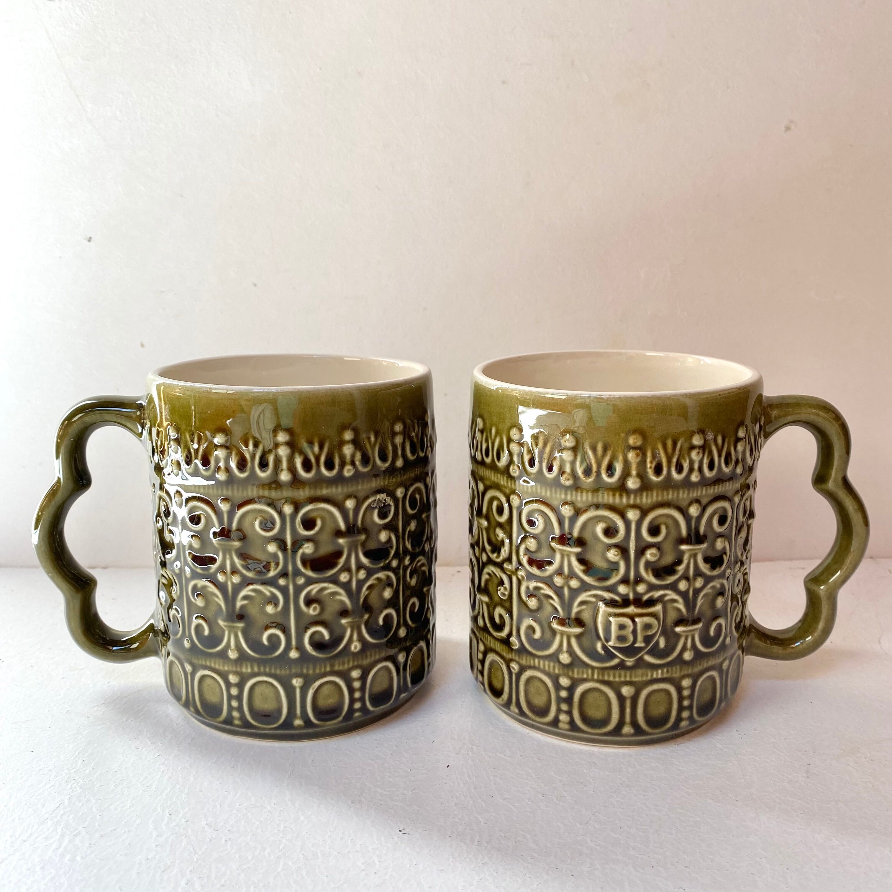 Vintage advertising Mugs cups