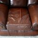 Ensemble fauteuil et table basse cuir, Italie, circa 1970. space age