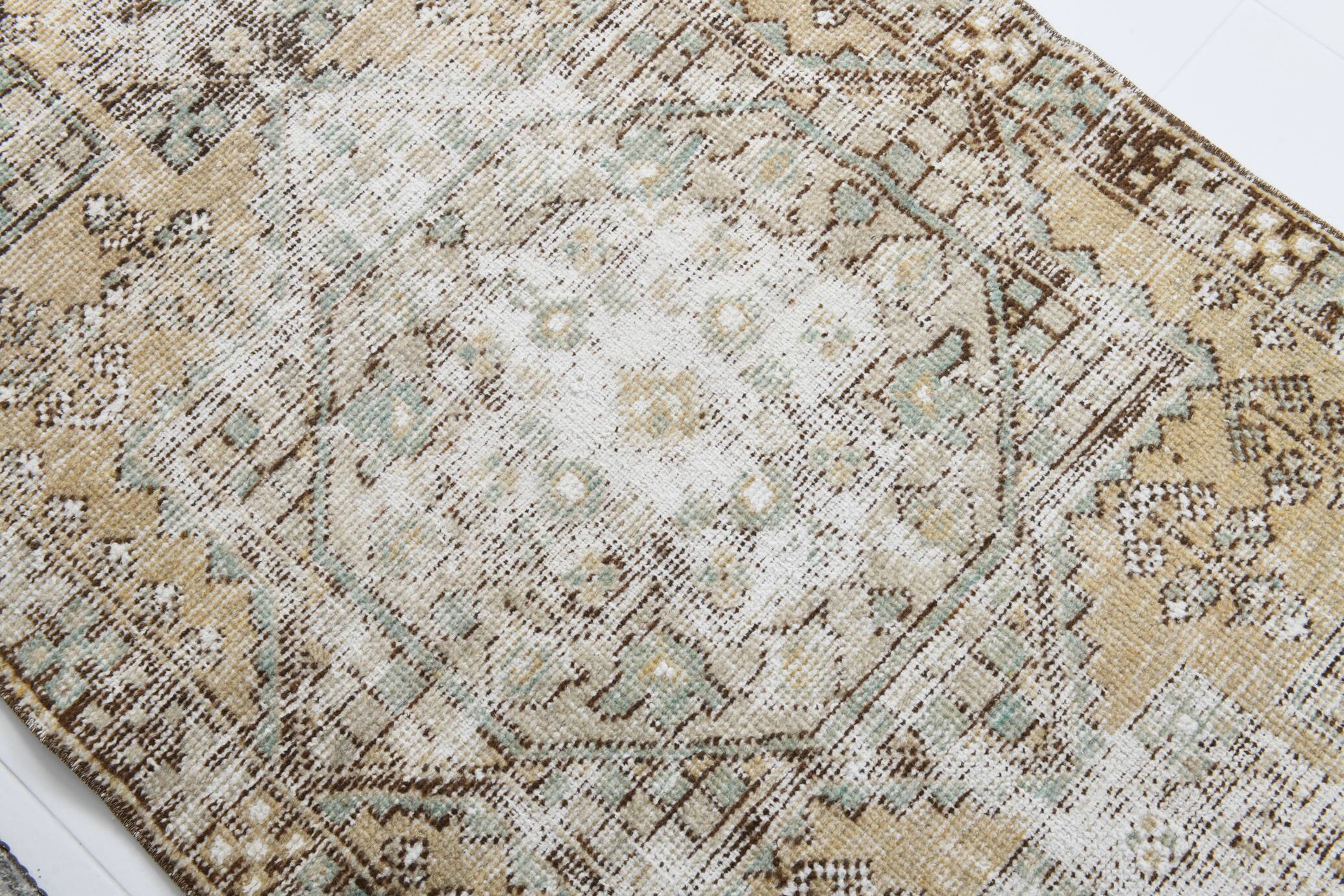 3x6 Shades Of Beige & Brown Classic Vintage Rug, 104x174Cm SK 17854