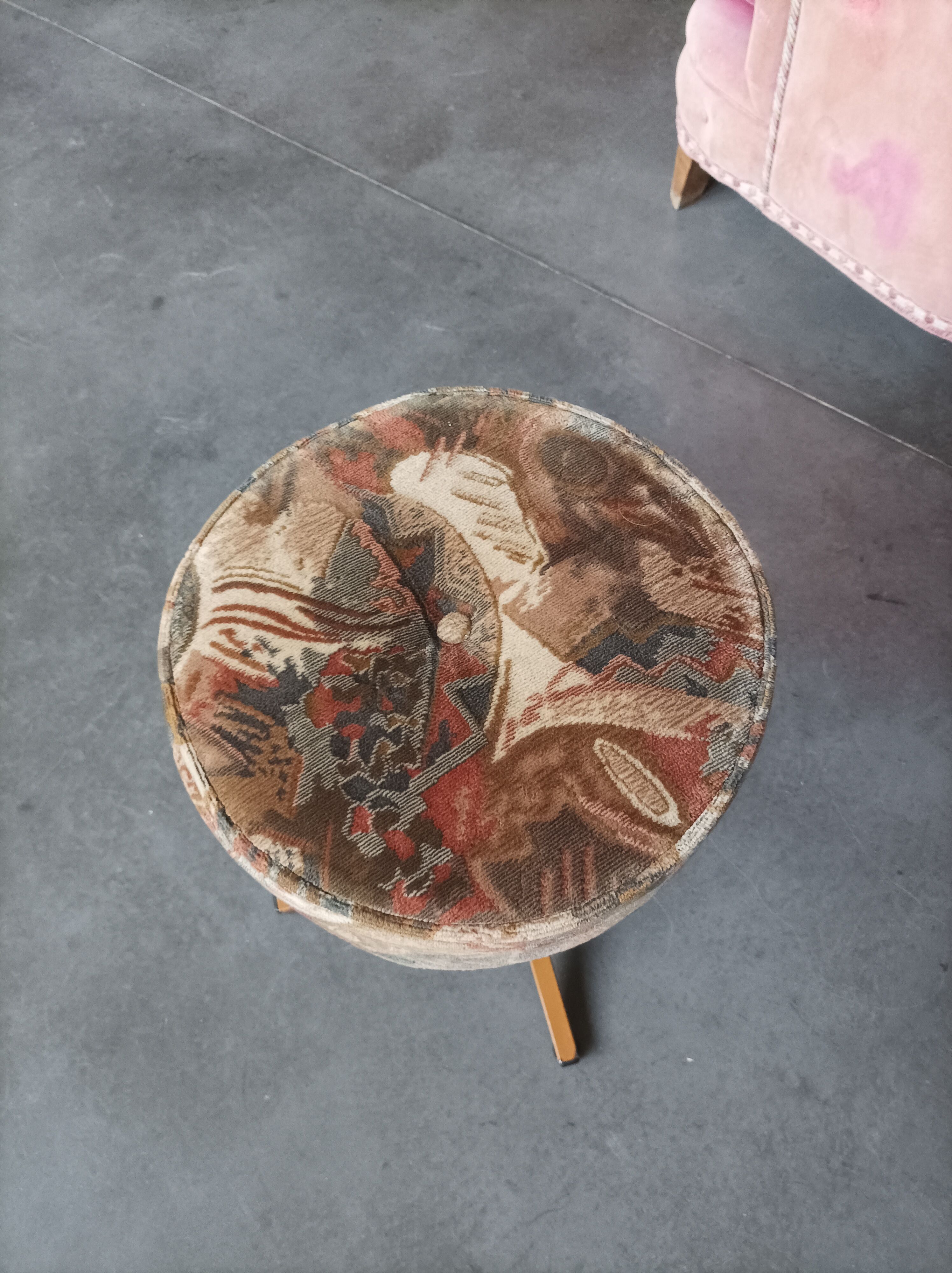 Star base stool with lacquered metal and vintage velvet seat