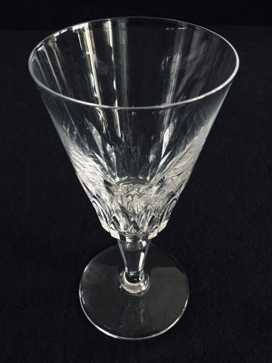 Set of 11 white wine glasses in Baccarat crystal carcassonne model