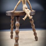 Half-round tripod stool feet balls