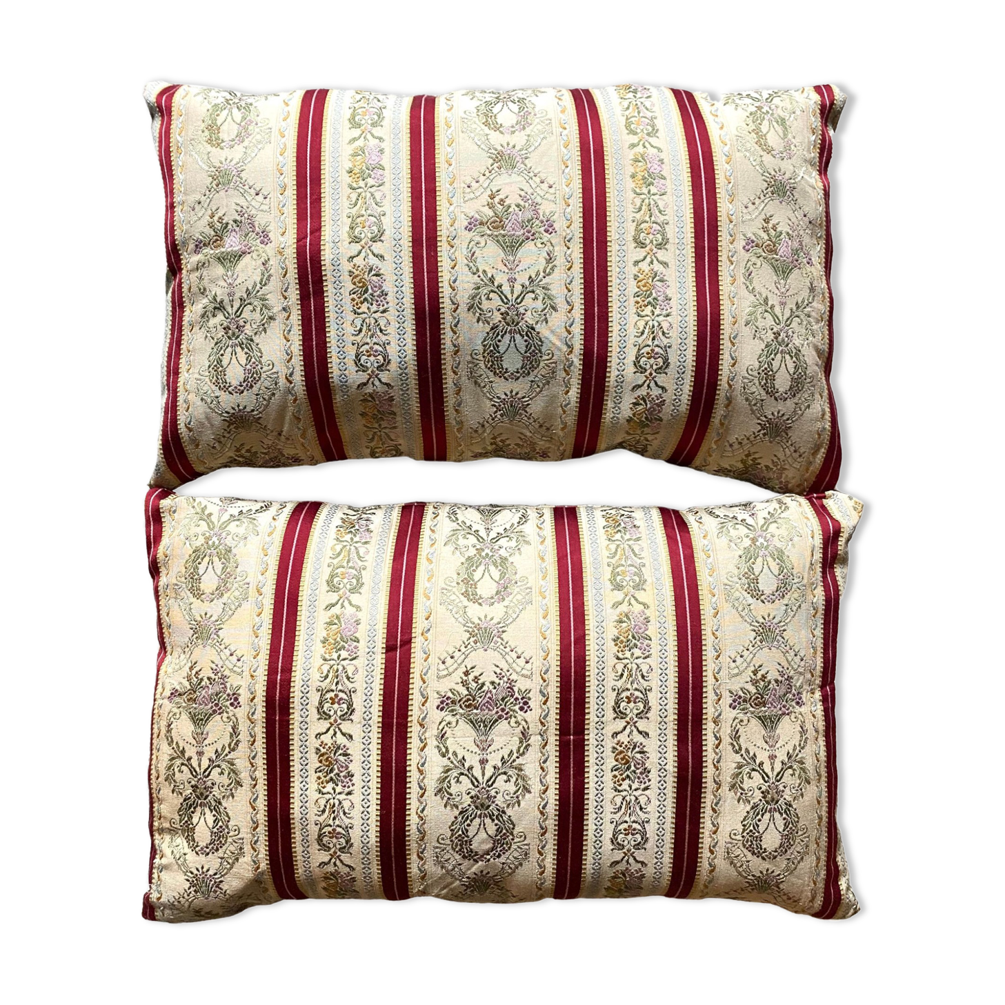 Rectangular cushions in antique fabric