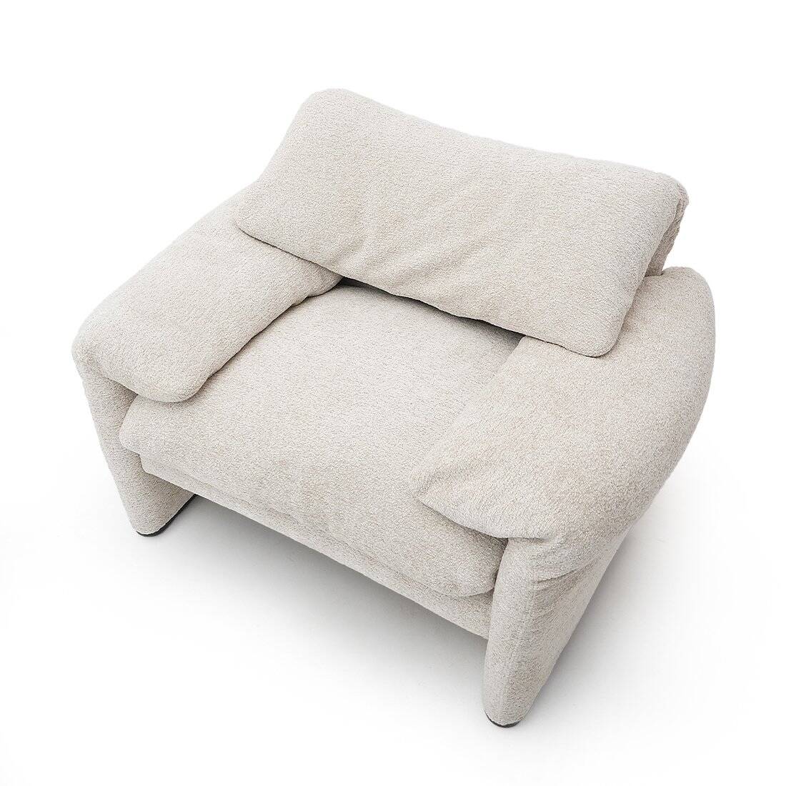 Maralunga armchair and ottoman set by Vico Magistretti for Cassina, 1970s.