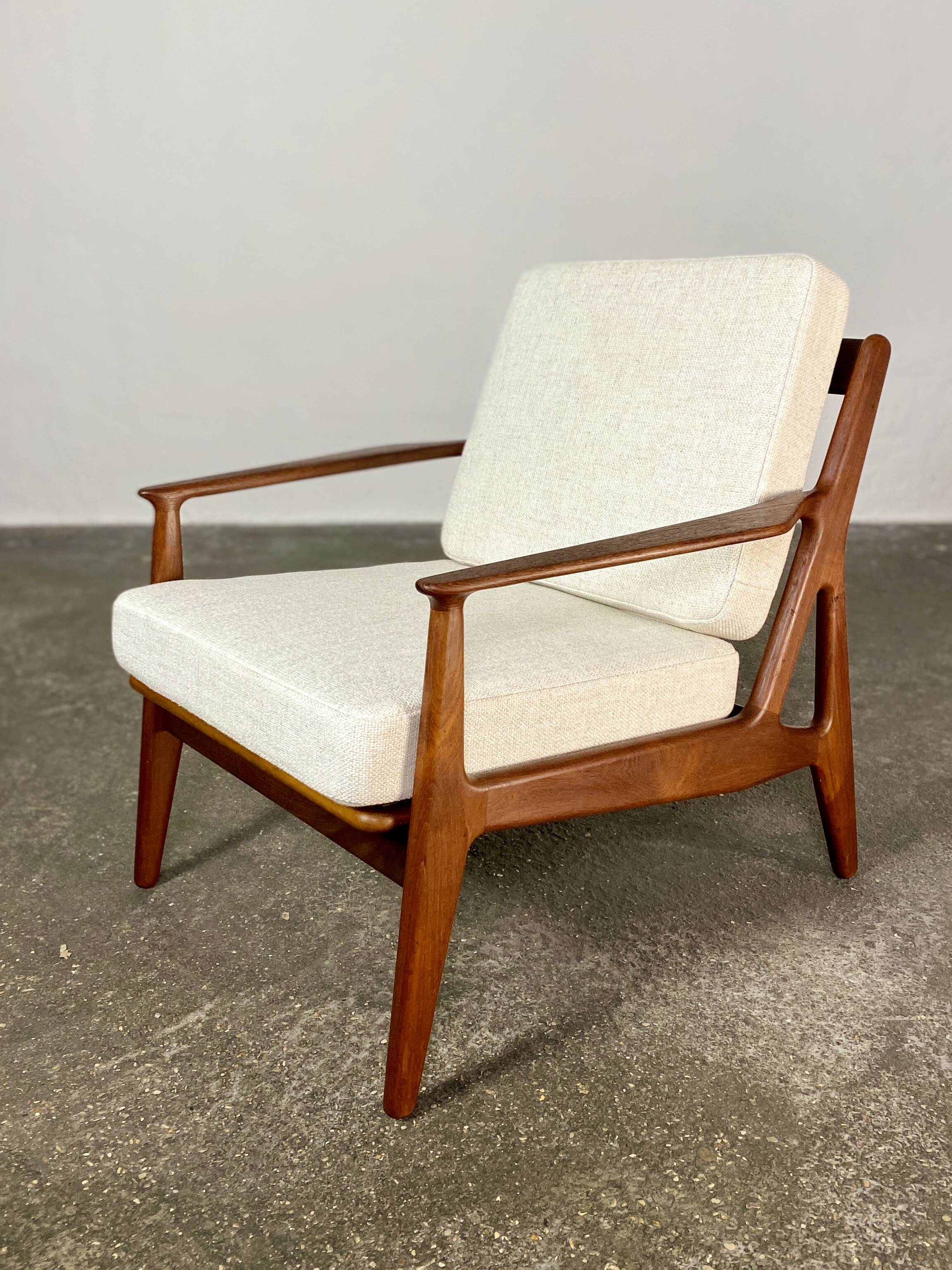 Paire de fauteuils scandinaves,  Arne Vodder – Modèle n°6 – Teck – Danemark