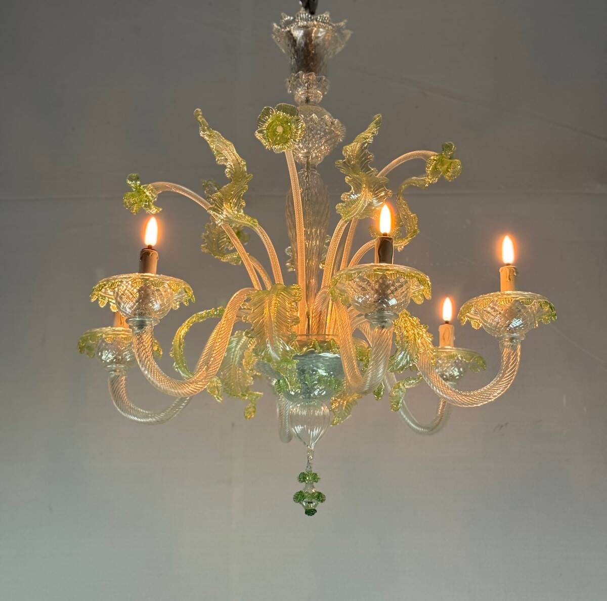 Venetian chandelier in colorless and green Murano glass, 6 light arms circa 1940