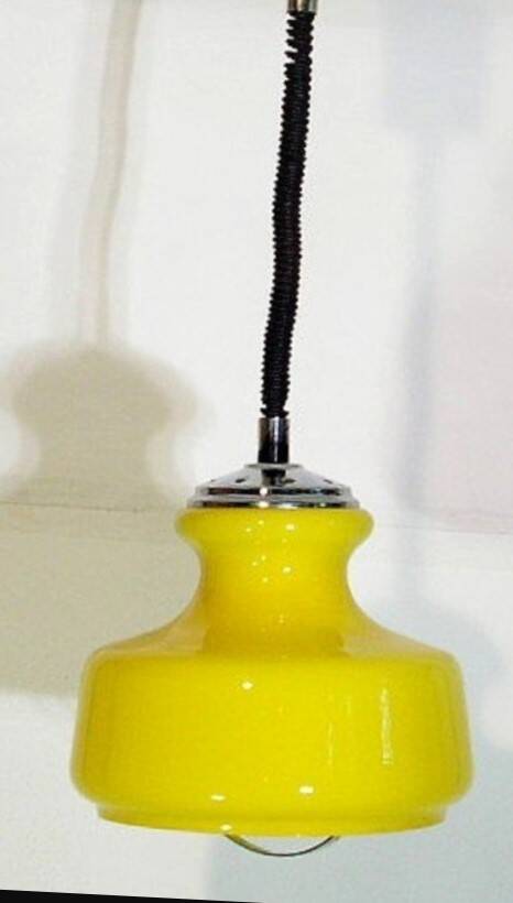 1970 adjustable pendant light, bright yellow opaline, very good condition, hangs h 65,,,, h28x25