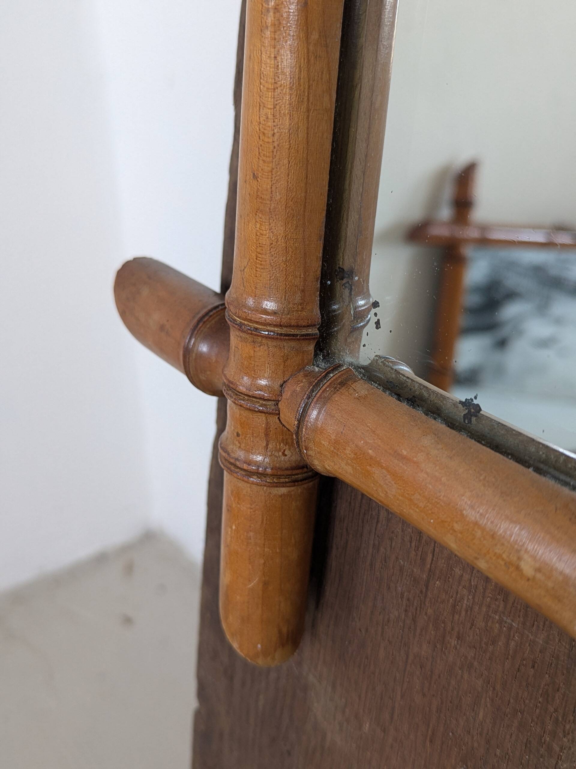 3 bamboo-look mirrors