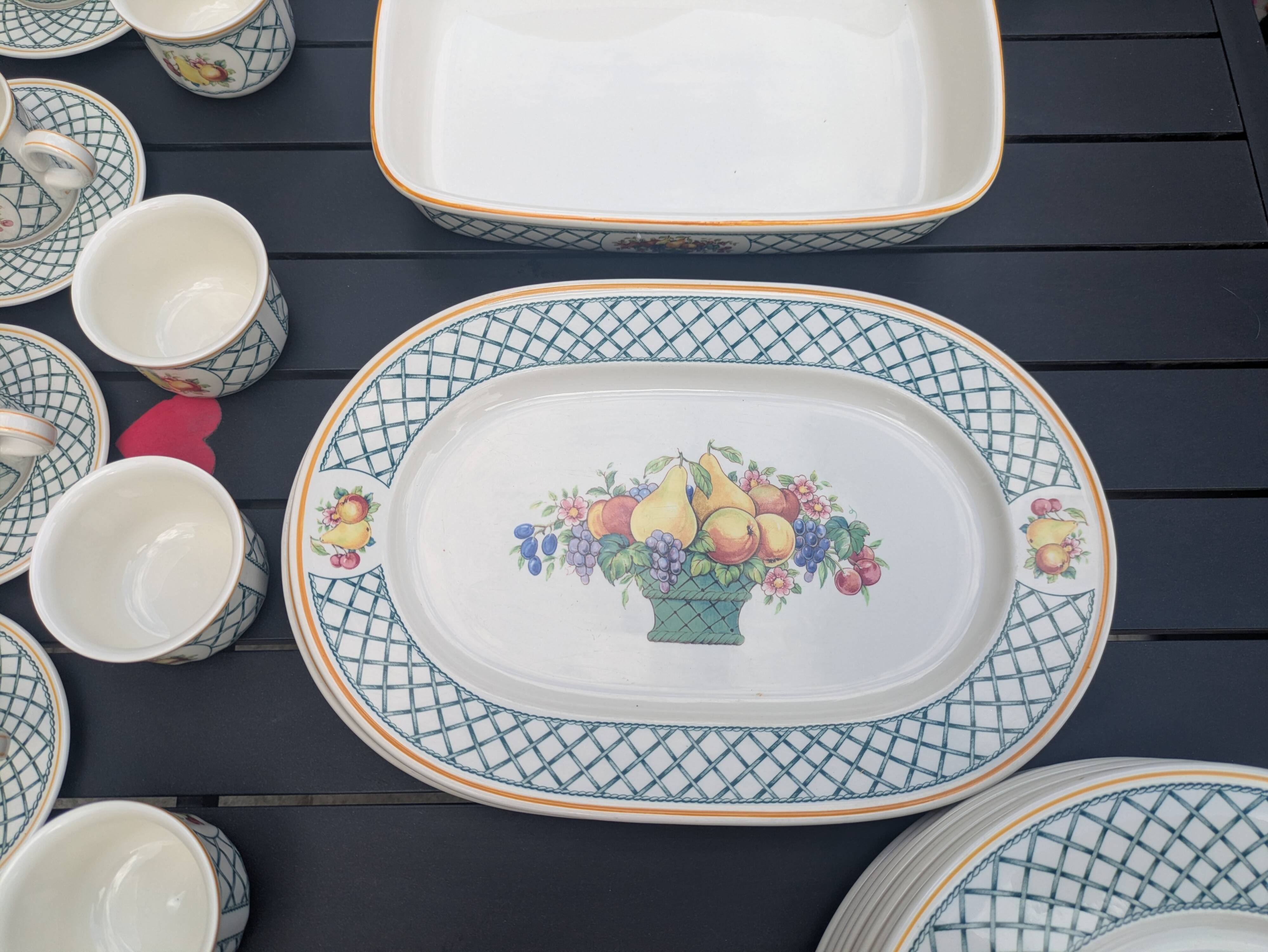 Service Basket Villeroy and Bosch 69 pieces