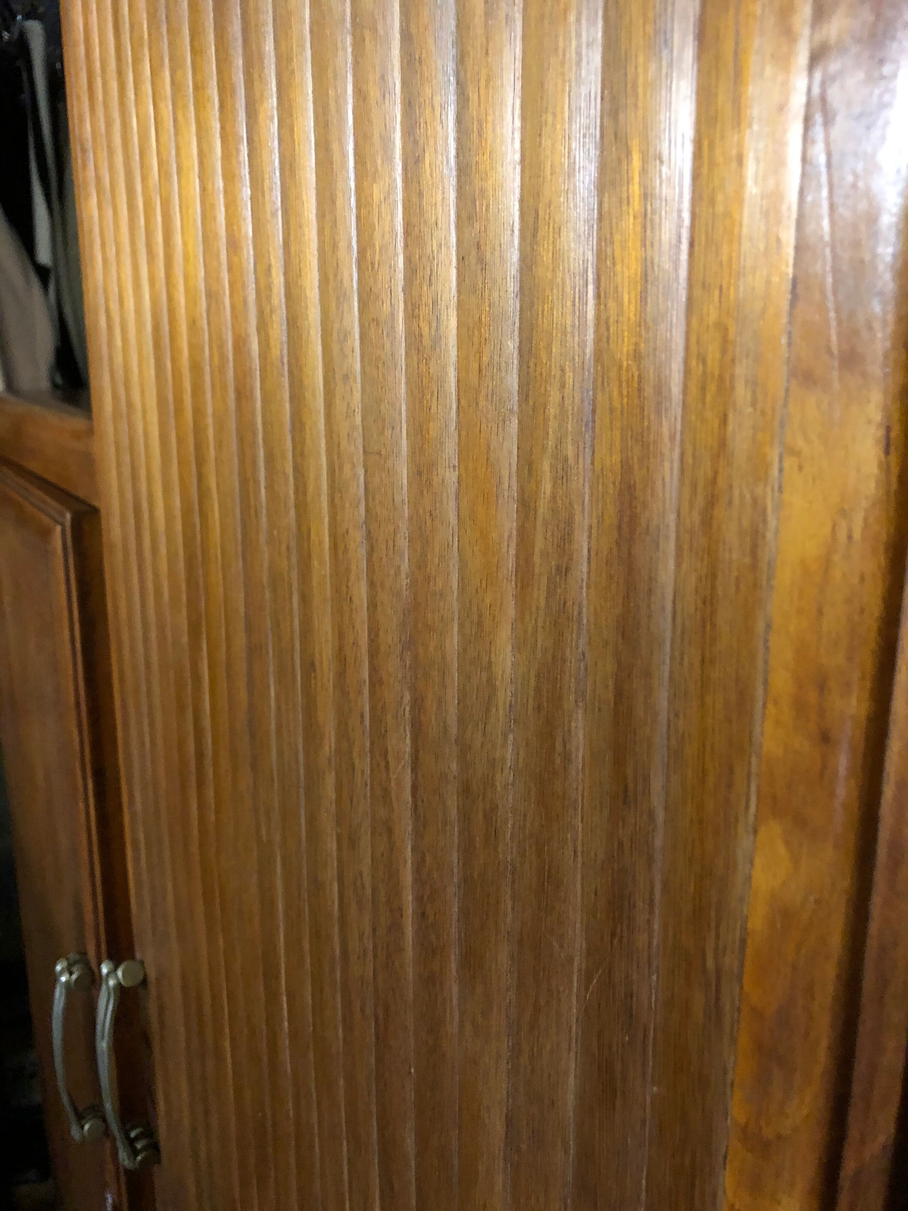 Asymmetrical cabinet