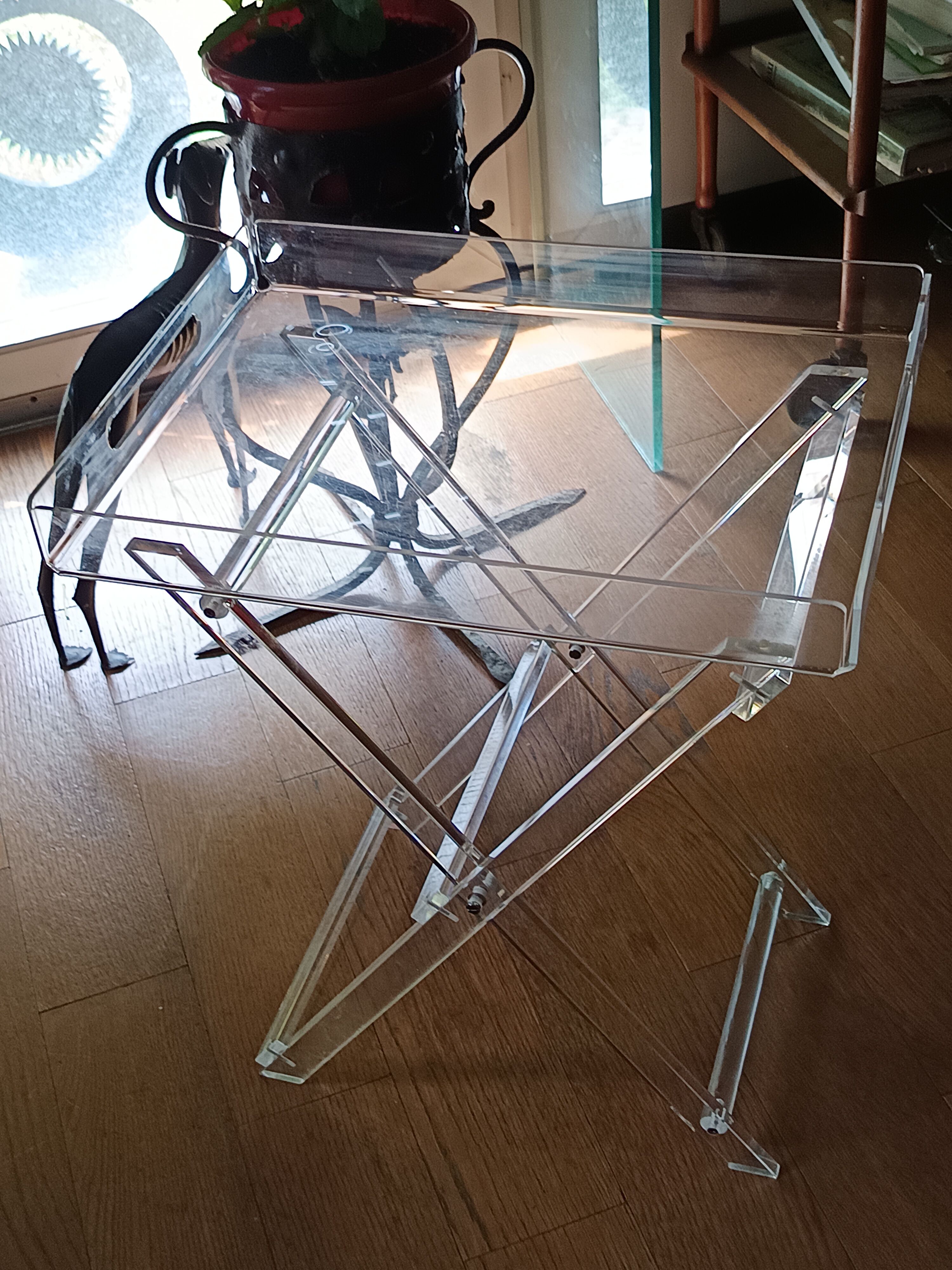 Folding side table in plexiglass with removable top – Vintage design