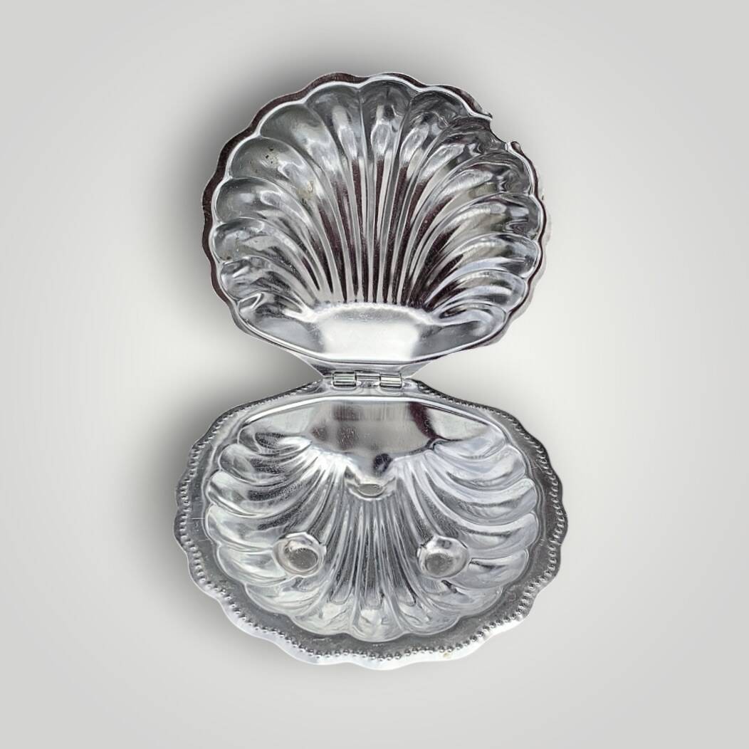 Vintage shell butter dish in stainless steel and cobalt blue glass with knife