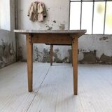 Old farm table with 225 cm extension cords
