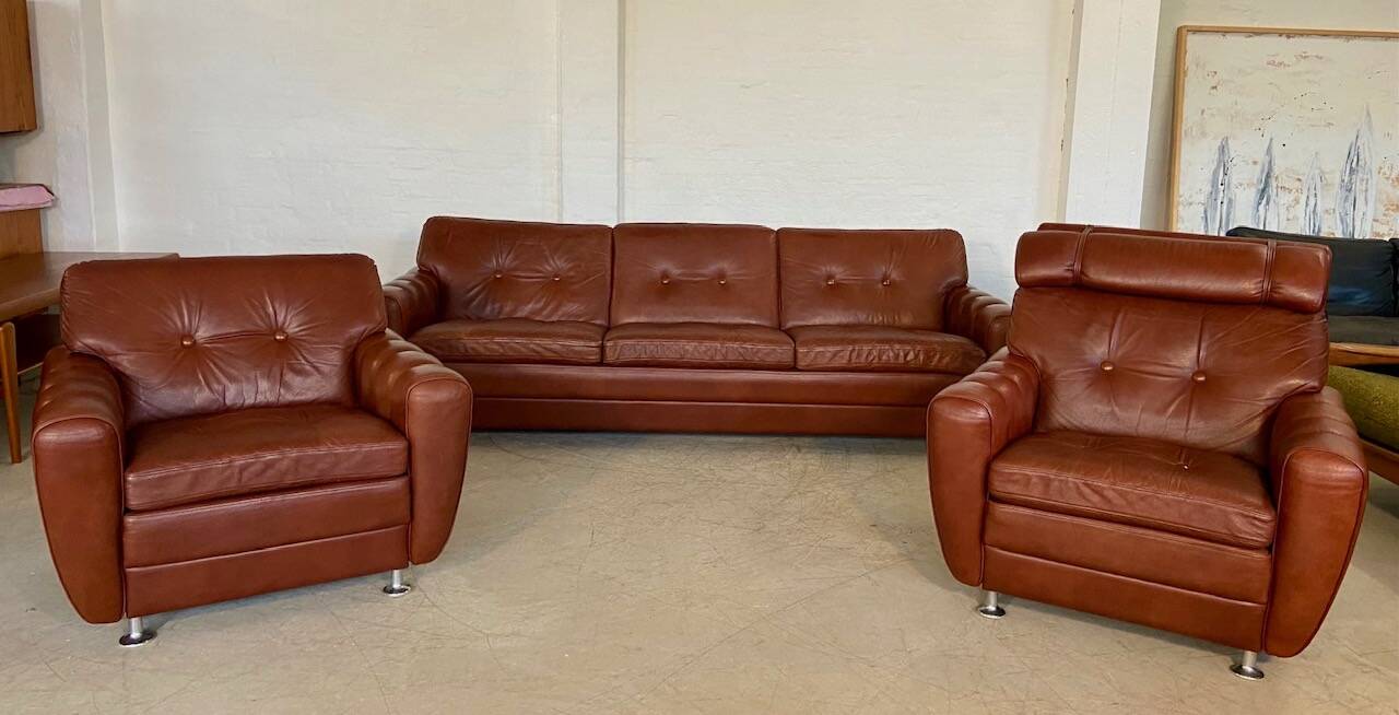 Retro vintage Danish 3 person Svend Skipper sofa in chestnut brown leather