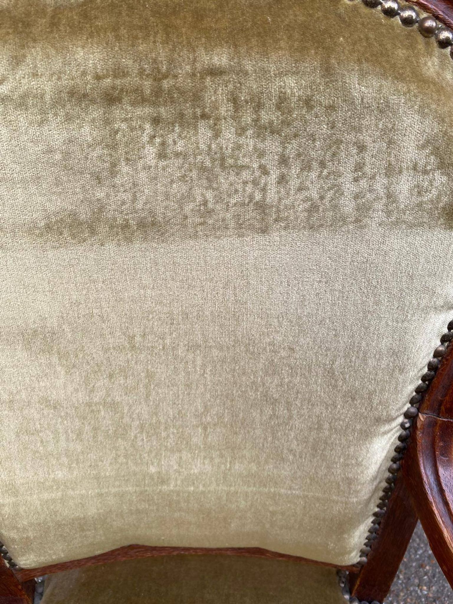 Fauteuil impérial en chêne et velours beige du 19ème siècle