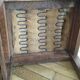 2 chaises vintage en bois et simili cuir rouge