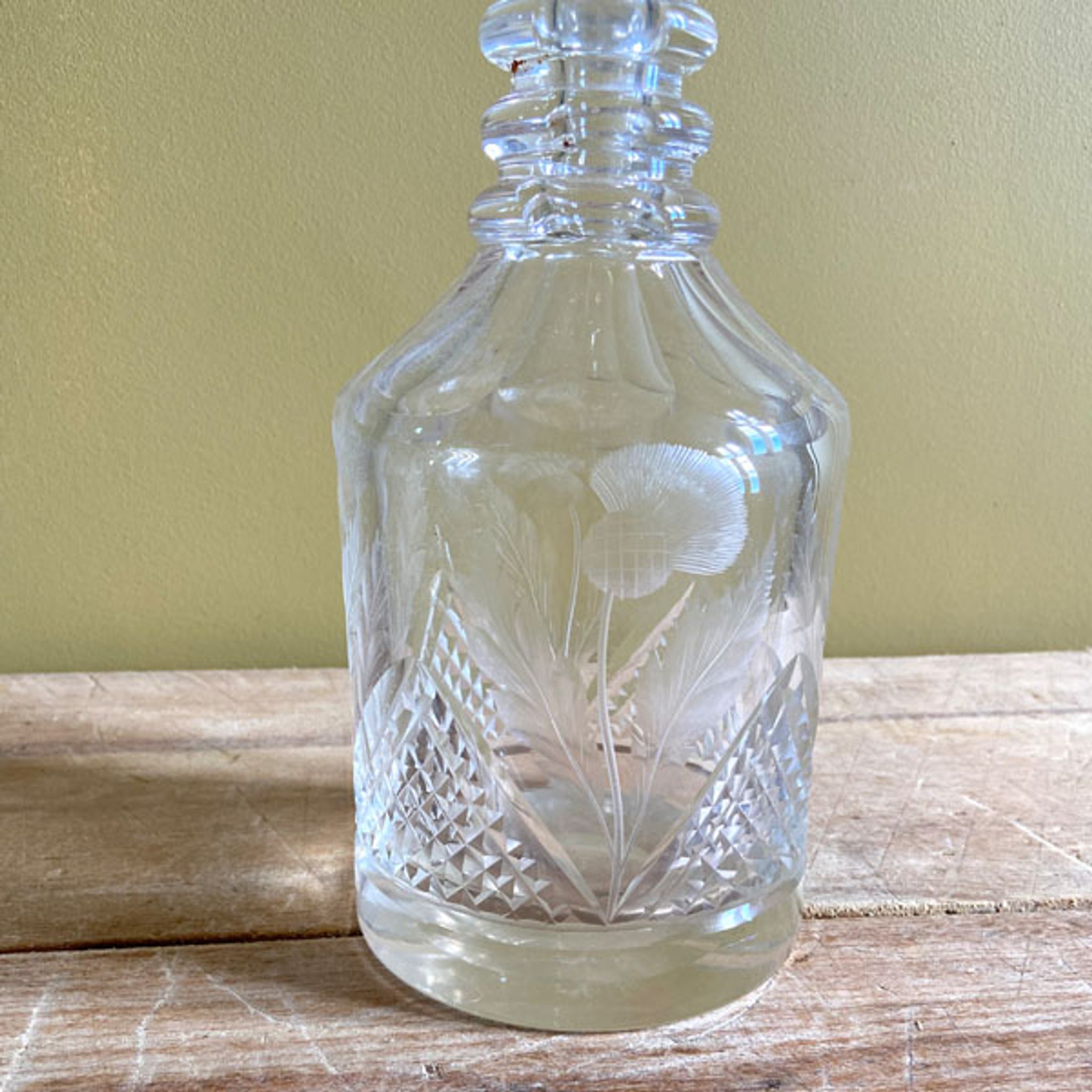 Carafe en cristal gravé et ciselée
