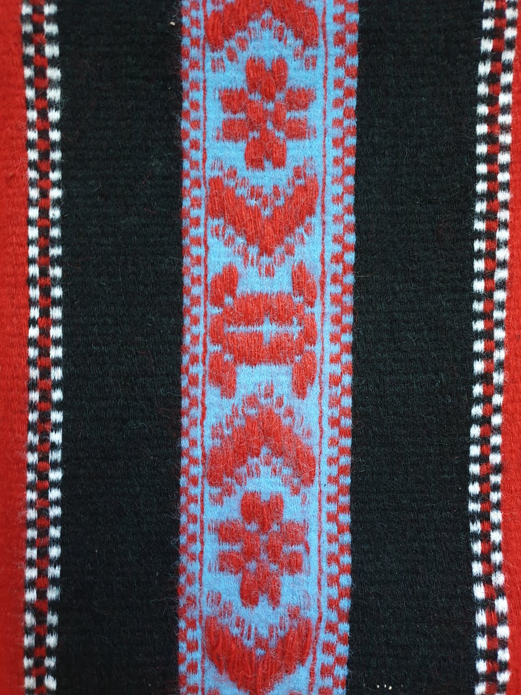 Traditional rustic red wool rug with stylized design and stripes, authentic hand-woven 160x230cm