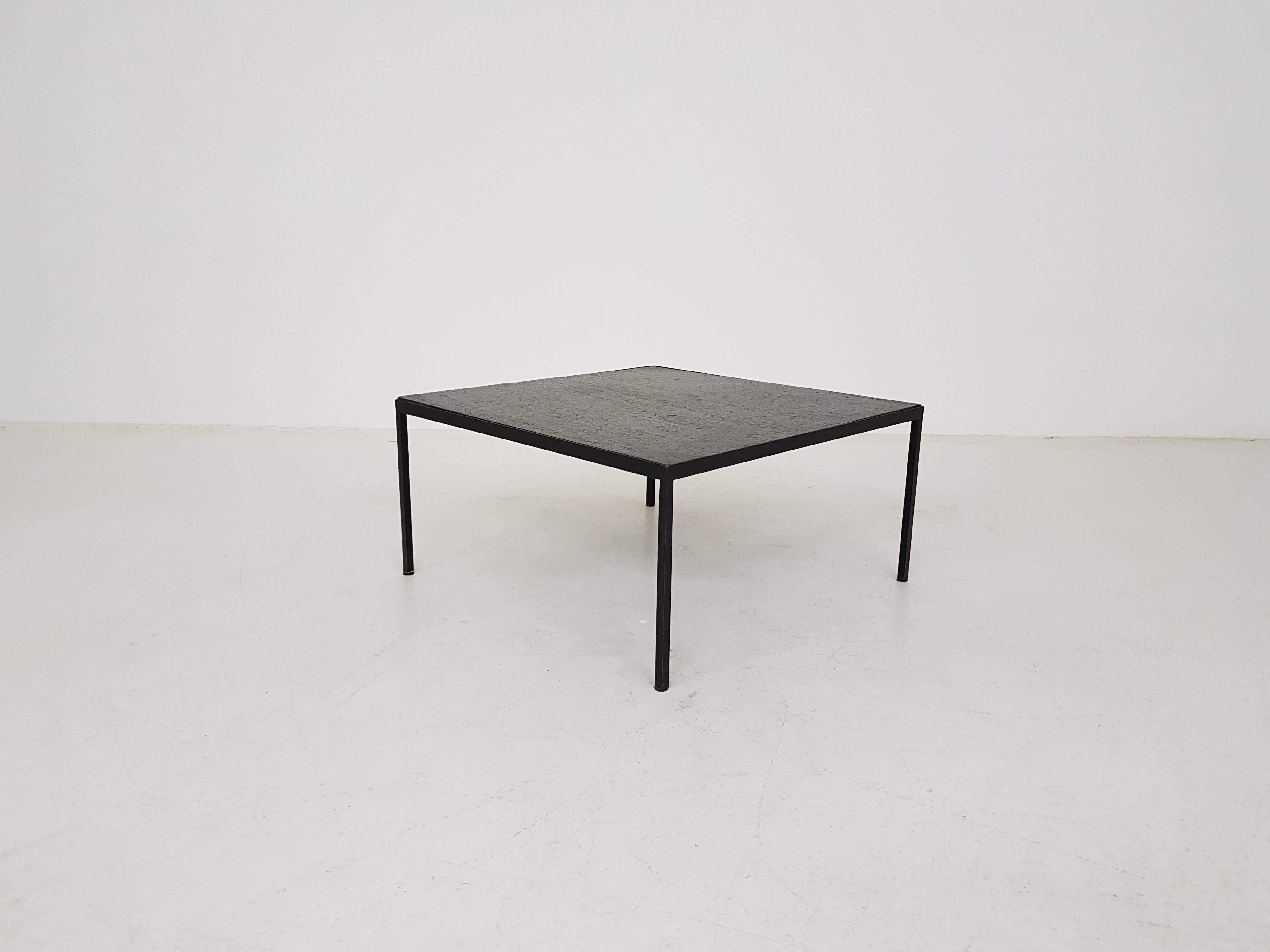 Table basse, en métal aux Pays-Bas, 60's