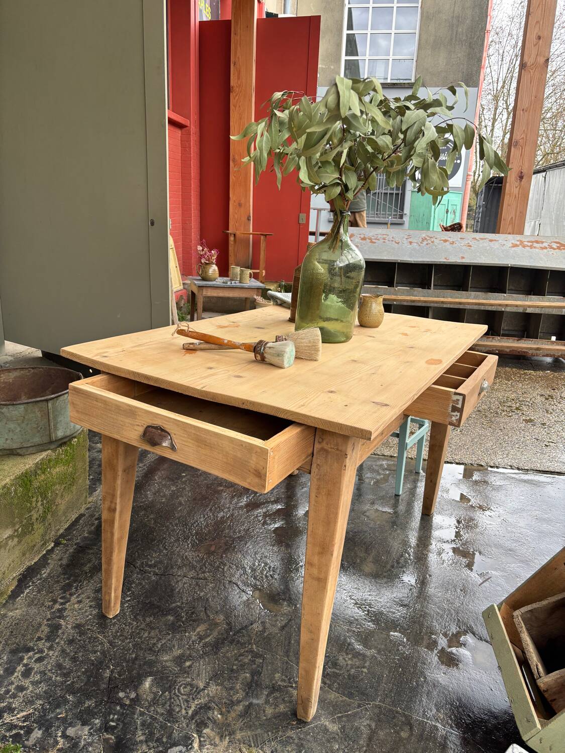 Farm table with 2 drawers