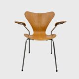 “Sjuan” chair by Arne Jacobsen for Fritz Hansen