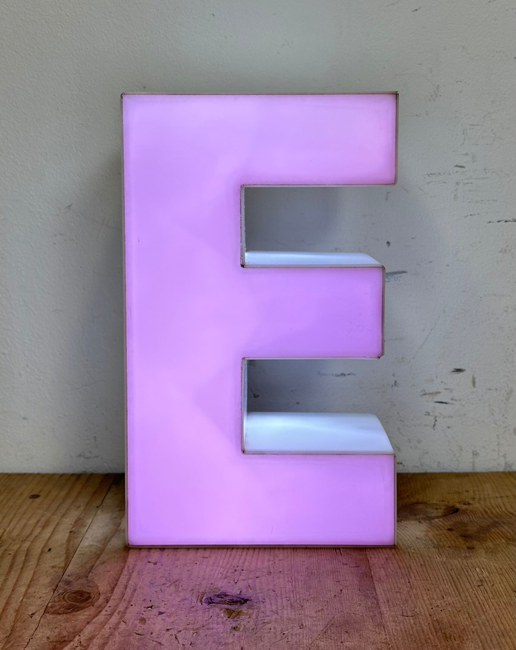Vintage pink illuminated letter e , 1970s