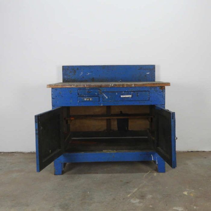 Flea market establishment