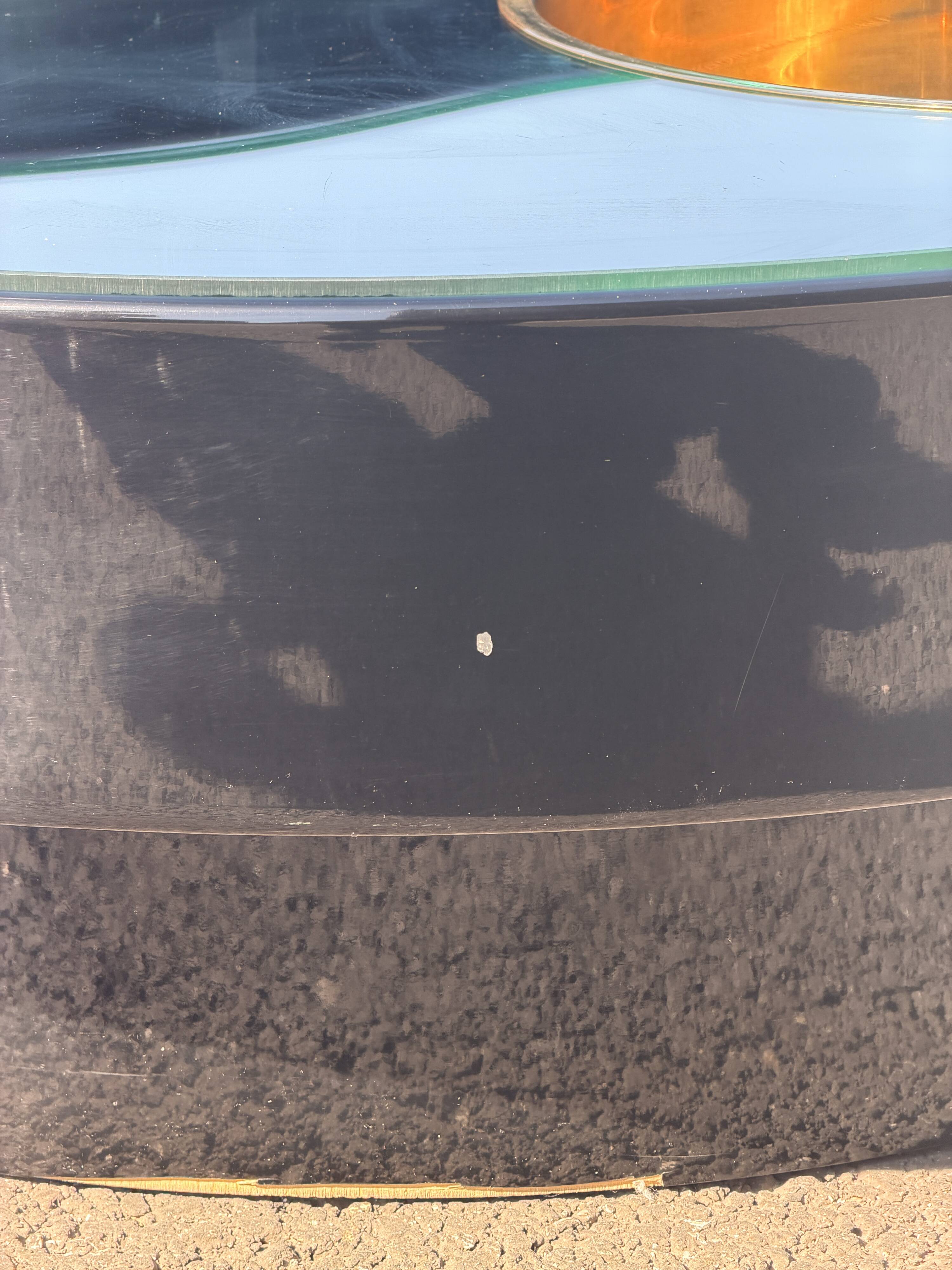 Table basse Willy Rizzo Yin-Yang - Laque, laiton & verre (Circa 70)