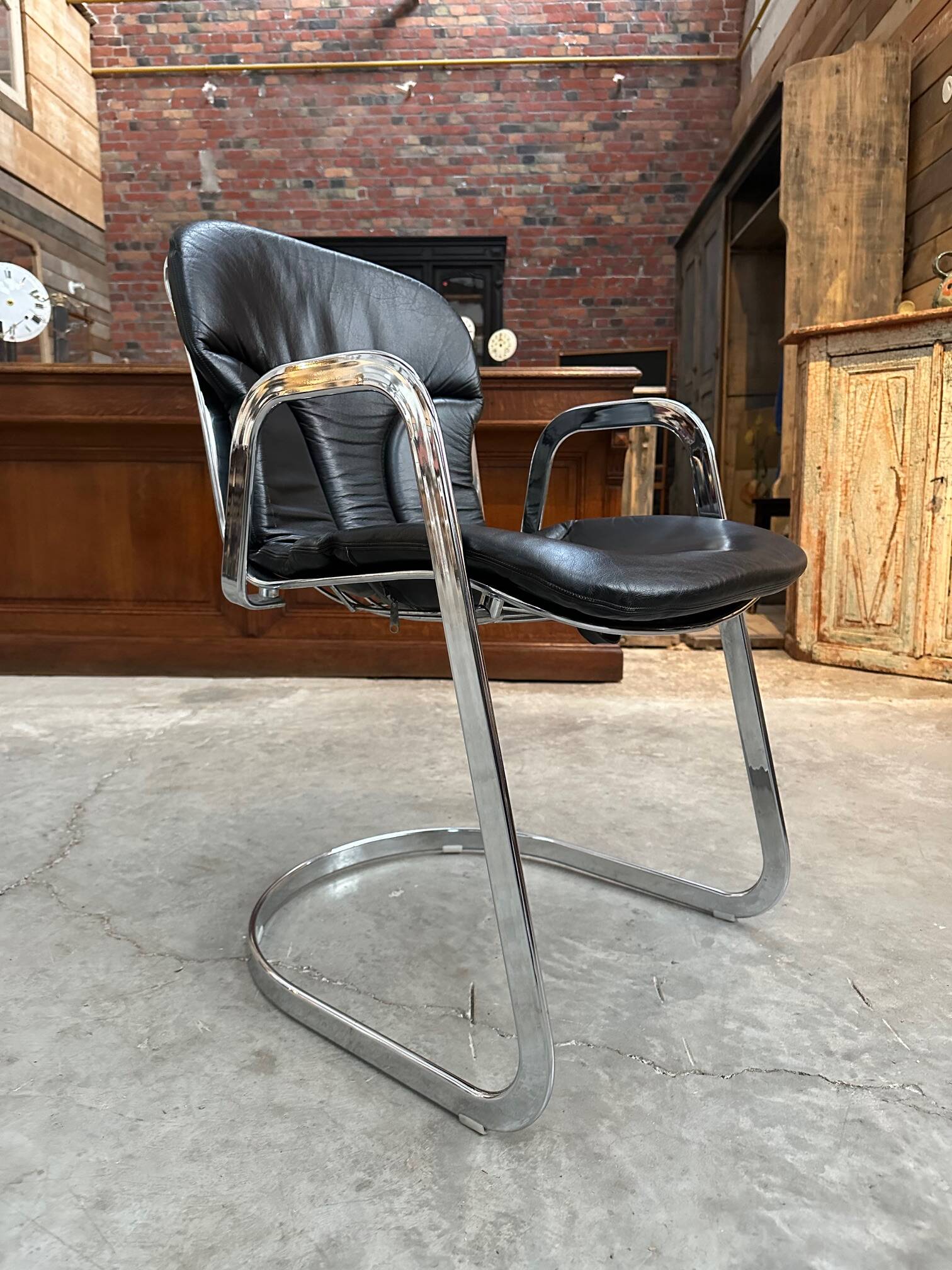 Fauteuil en cuir par Willy RIZZO pour CIDUE