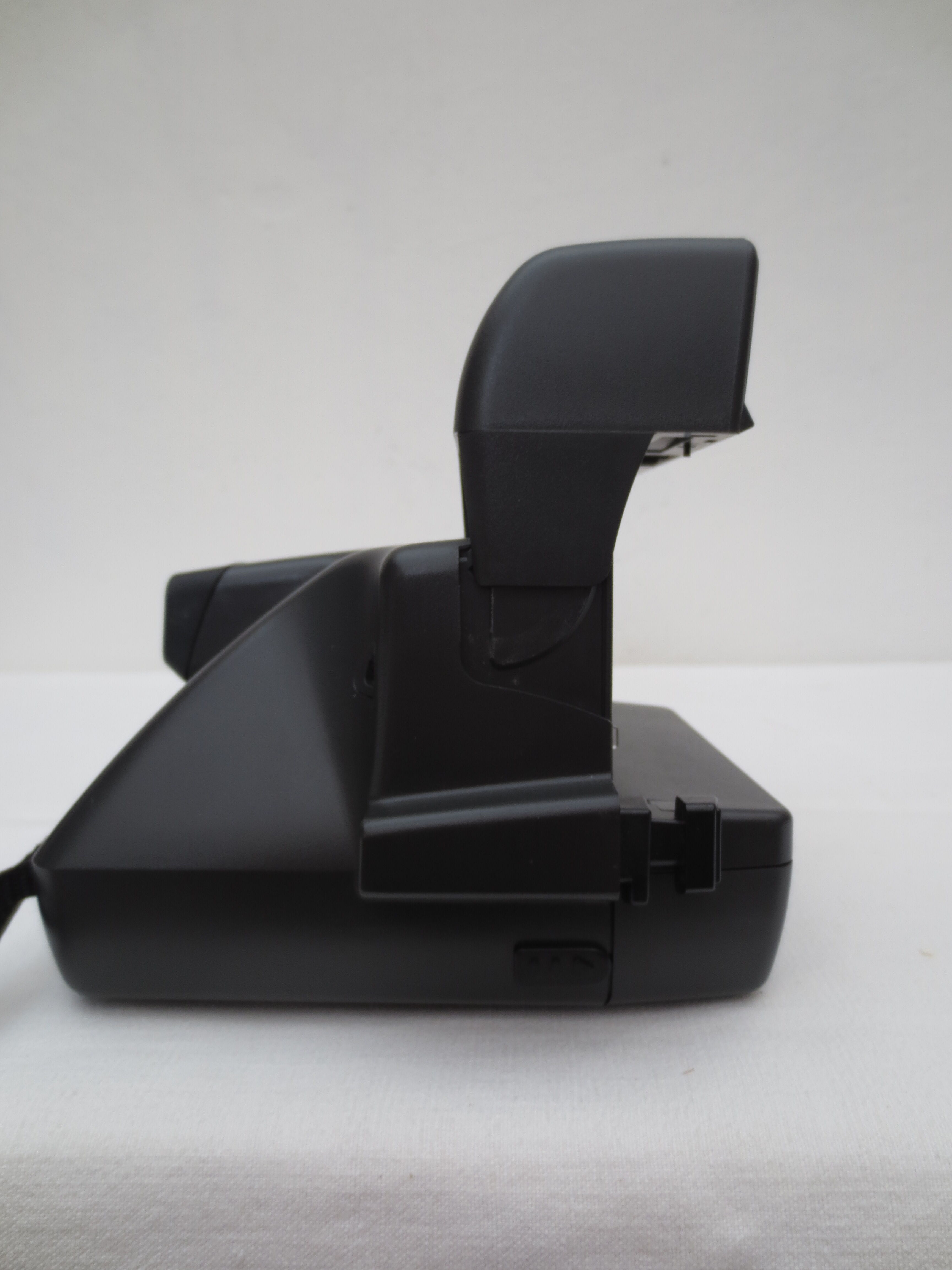 old polaroid camera 636