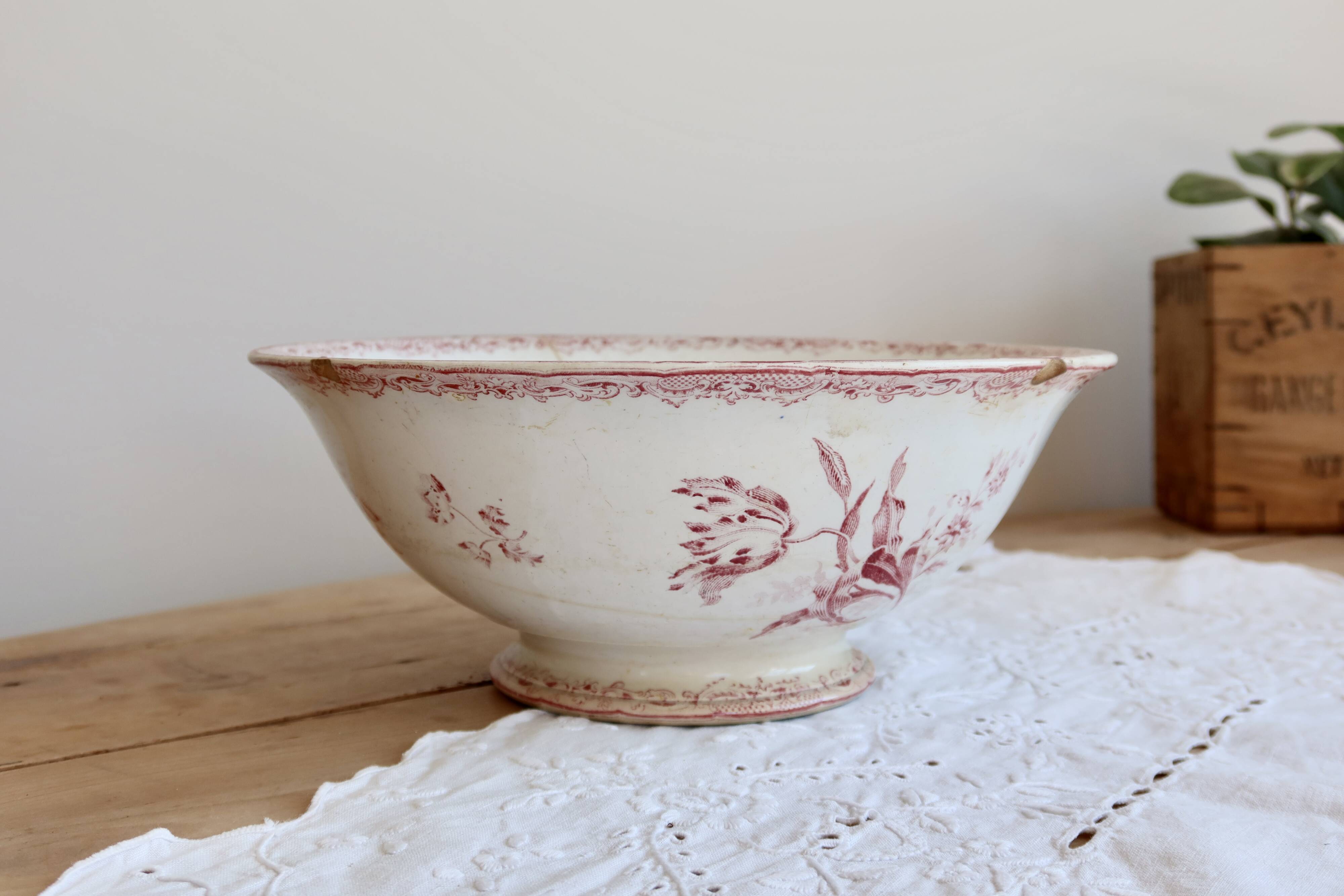 Antique pink ironstone salad bowl Sarreguemines - Fontanges model