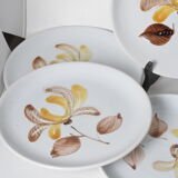 Flat plates in varnished stoneware iris pattern