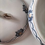 Antique Saint-Amandinoise tureen, blue and ochre decoration 6523, 1900-1920