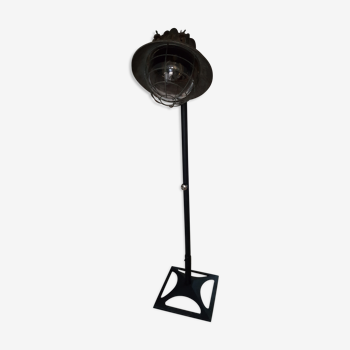 Lampadaire style industriel