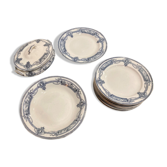 Set of 12 plates, 2 dishes, tureen in Terre de Fer Saint-Amand & Hamage model Médaillon