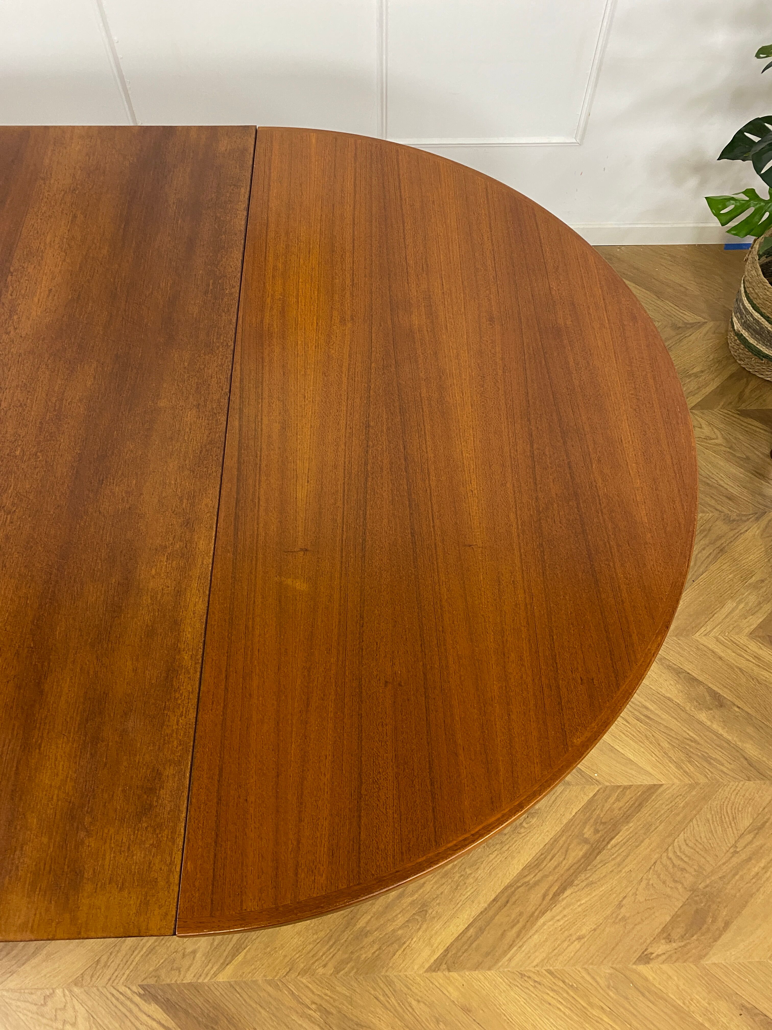 Table ronde scandinave avec rallonge