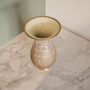 Vase en porcelaine à décor floral doré Johann Seltmann