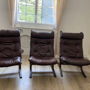 Armchairs by the Norwegian designer Ingmar Relling. Matching coffee table.