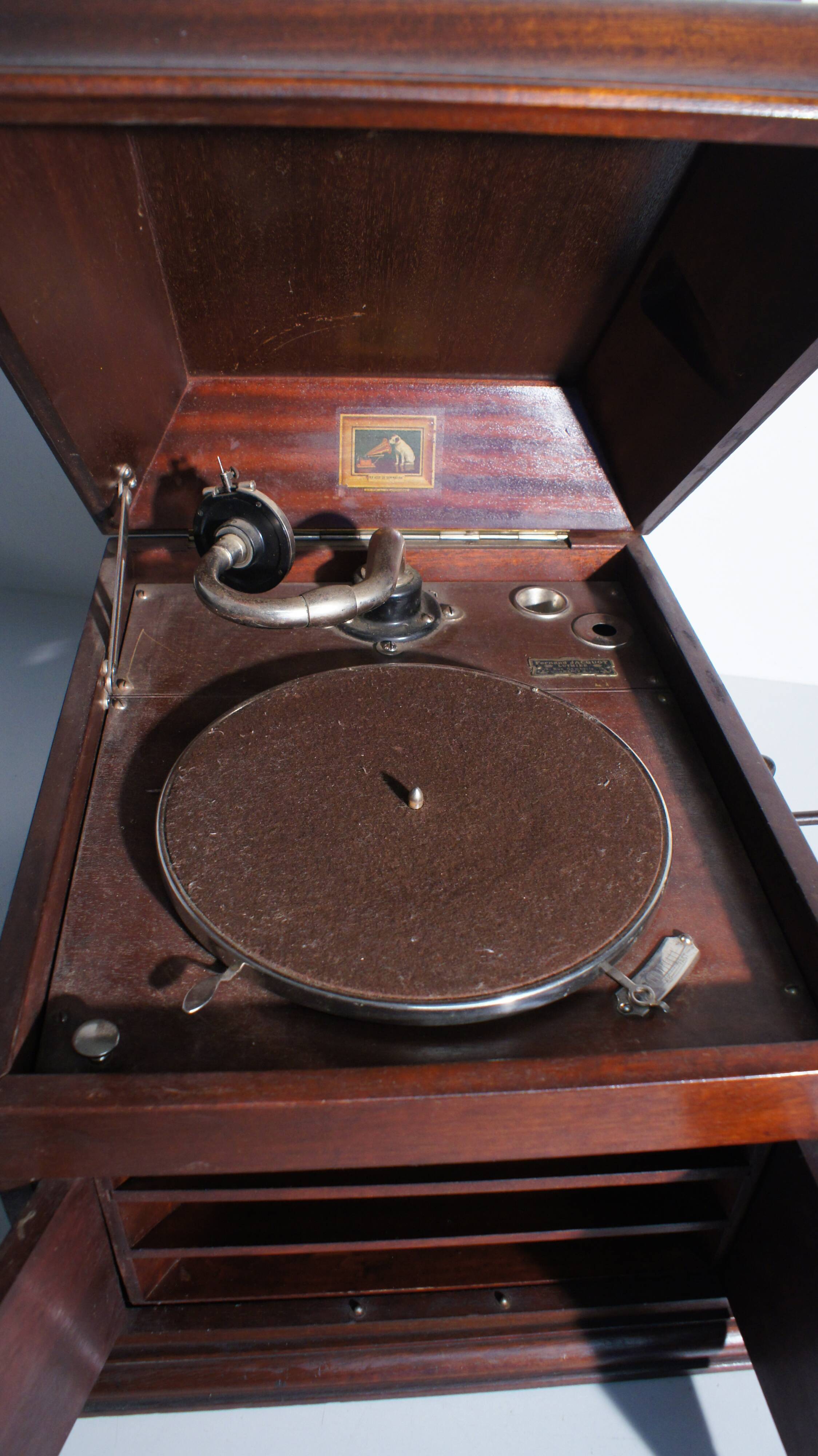 Gramophone turns model 103 old 1926