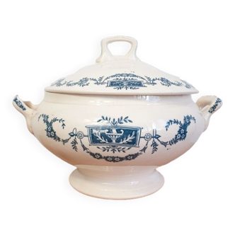 Large Longchamp ceramic tureen