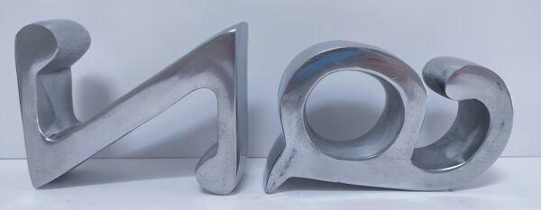Paire de serre-livres ''A'' et ''Z'' en fonte d'aluminium